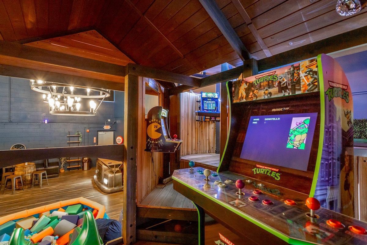 Theater and Treehouse Arcade at Rock Spring Resort