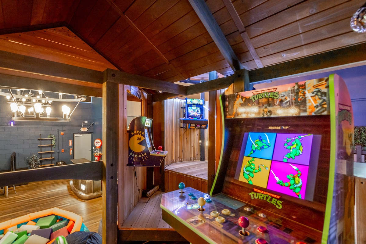 Theater and Treehouse Arcade at Rock Spring Resort