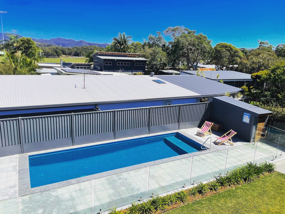 Sawtell Sanctuary- Private Pool - meters to beach