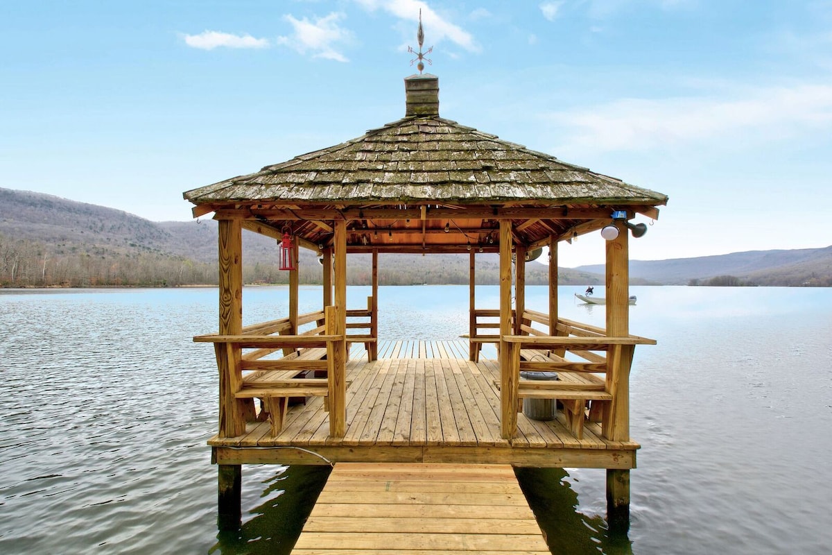 Canyon Cove - Lakefront, Private dock, Hot Tub