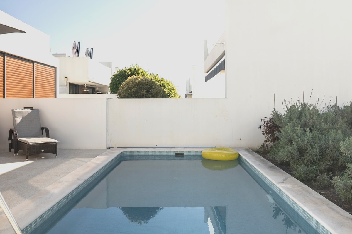 Villa Luis, Villa with Swimming Pool- East Algarve