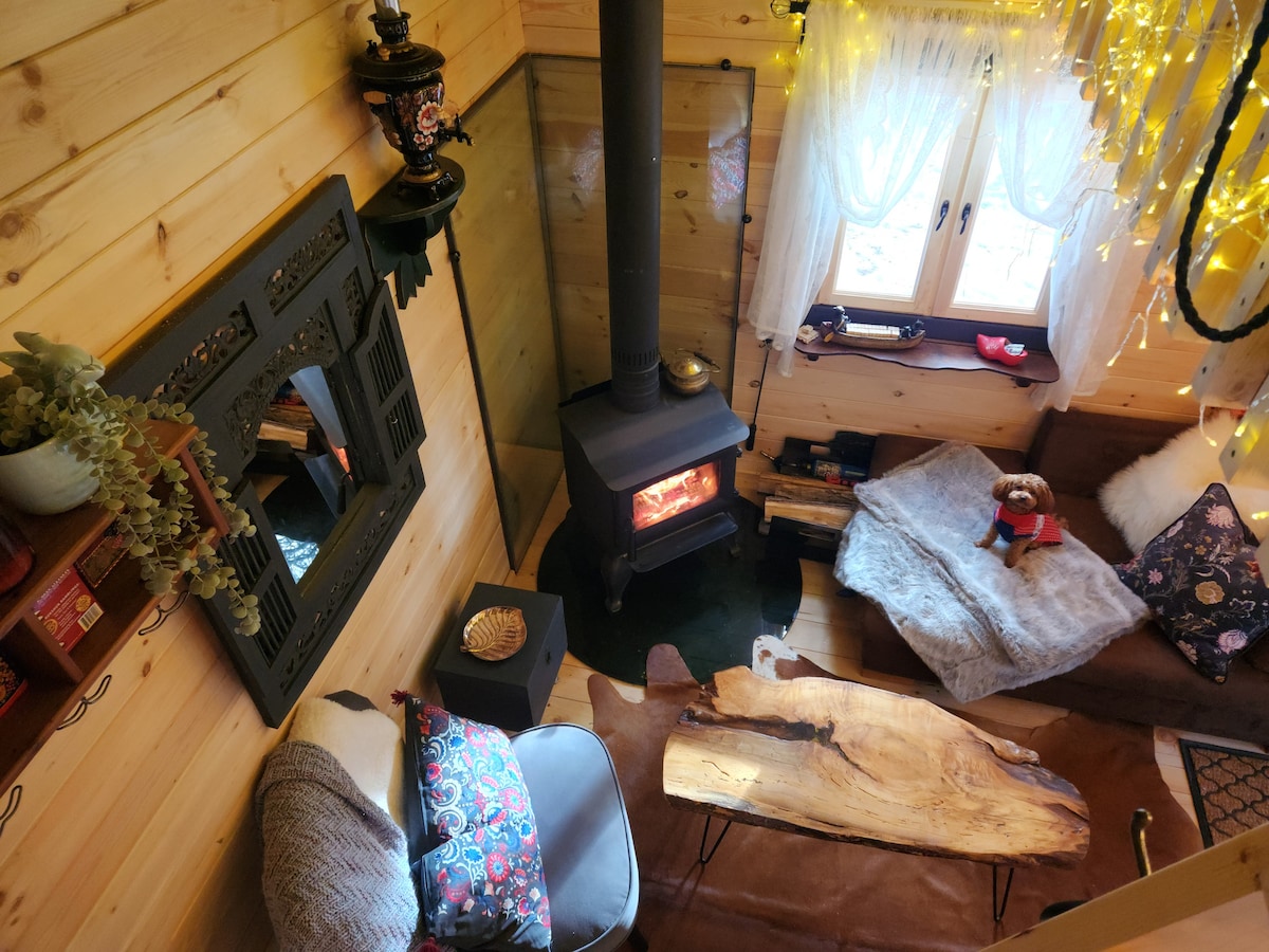 Teremok Log Cabin & Cedar Hot Tub & Sauna on Wood