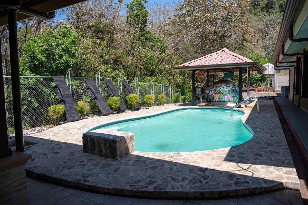 Quinta en Orotina. Piscina, rancho, Pool y BBQ.