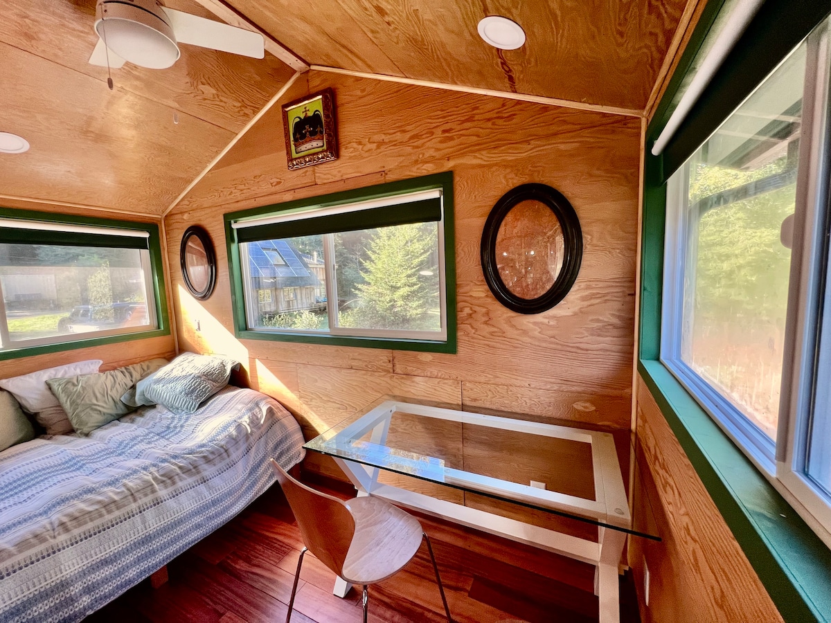 Cabin with Loft in Redwoods