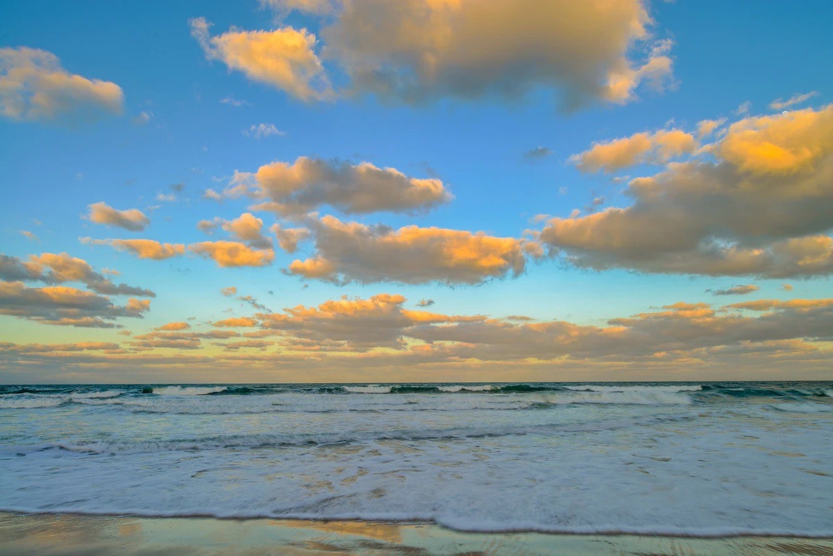 Seaside Serenity: Beach view Studio, Ormond