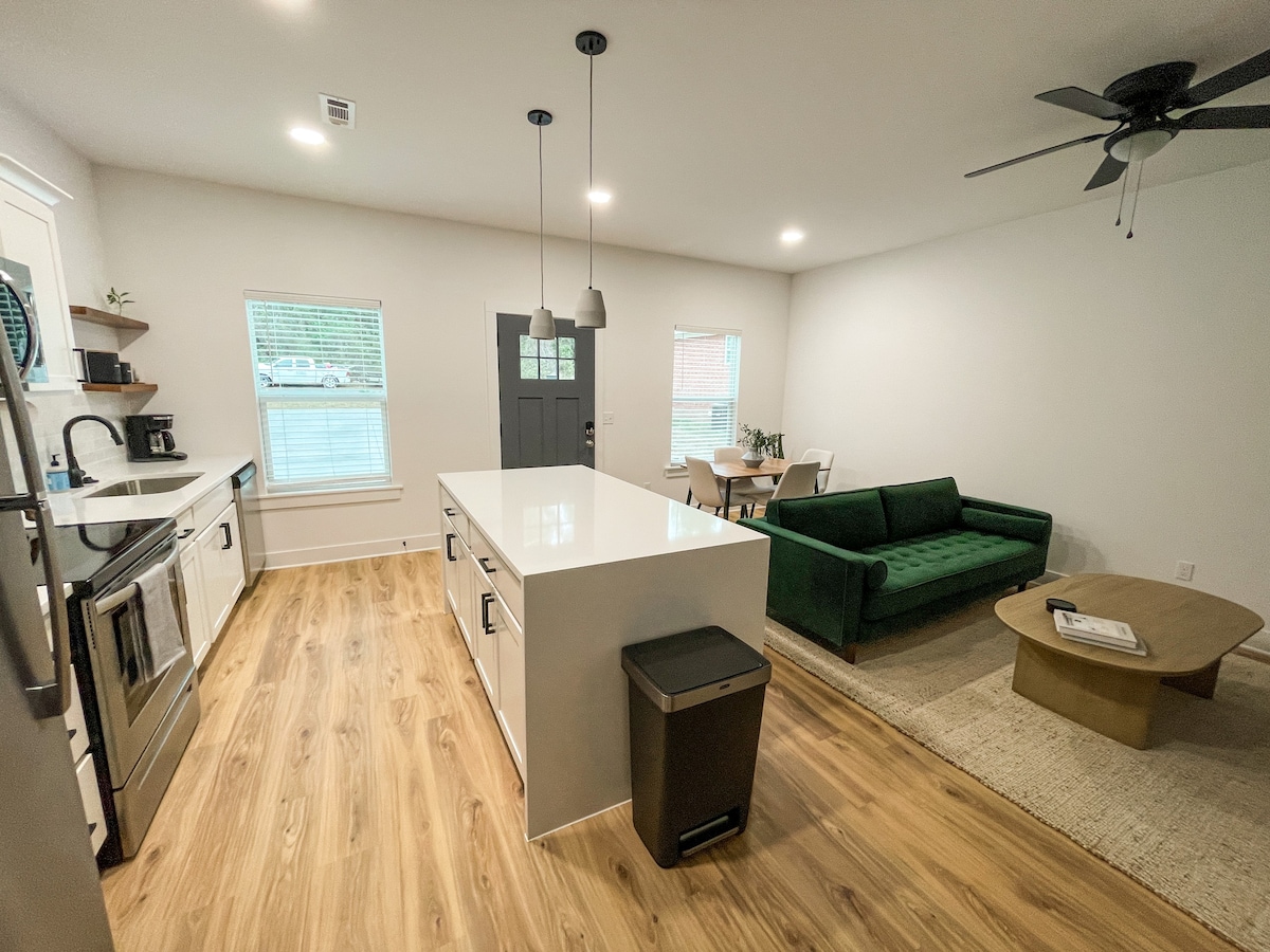 Lux Living near Downtown Dothan & Hospitals