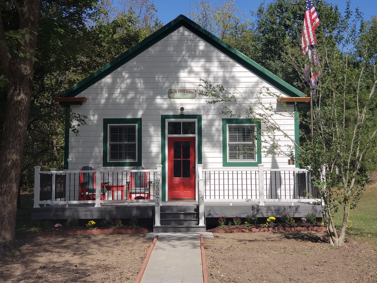 1888 Schoolhouse in Wine Country