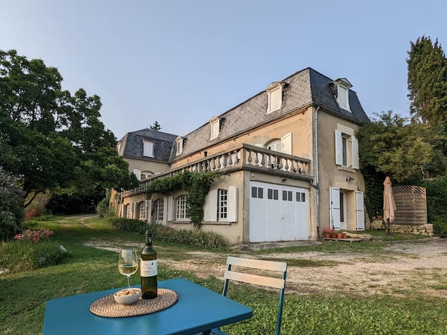 萨拉拉卡内达 (Sarlat-la-Canéda)的民宿