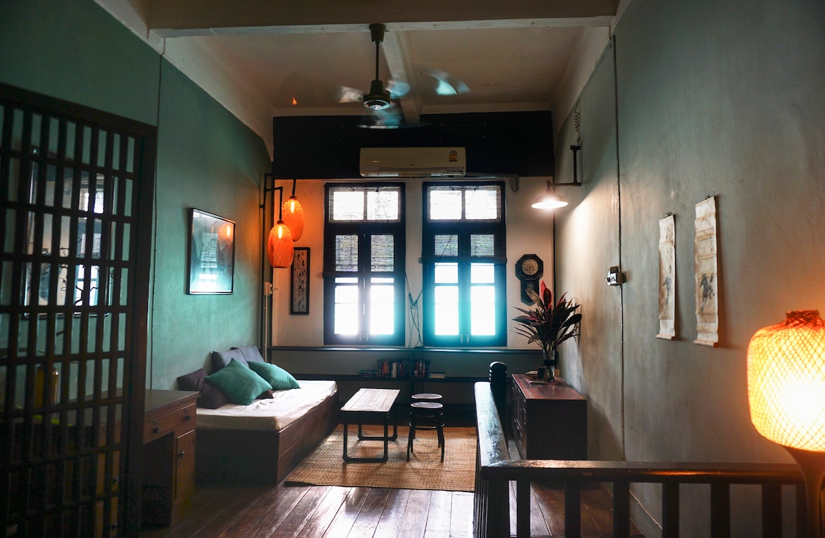 Colonial shophouse with terrace in Chinatown.