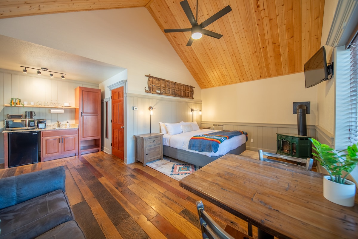 舒适单间公寓小木屋+壁炉+沙斯塔山（ Mt Shasta ）景观# 1