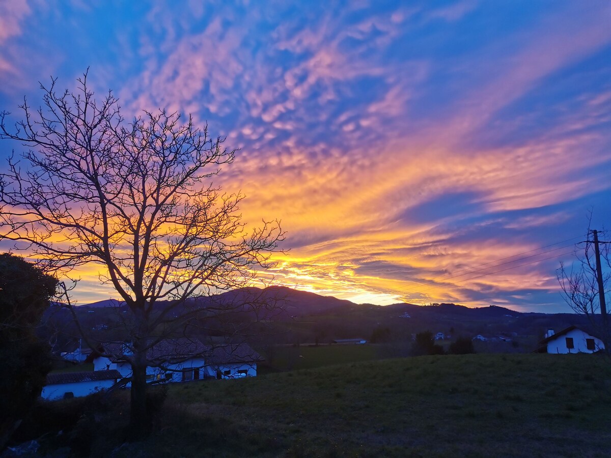 Apt avec vue sur les montagnes