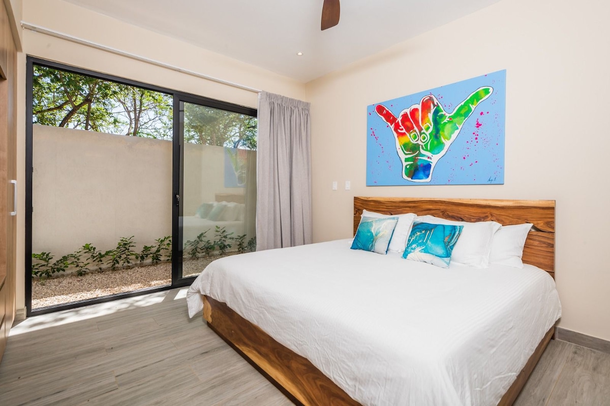 Shaka! 3 Bed- Modern & Bright House Steps to Beach
