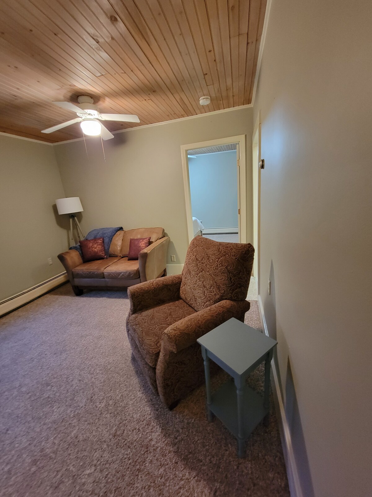 One Bedroom Coastal Maine Town, private entrance