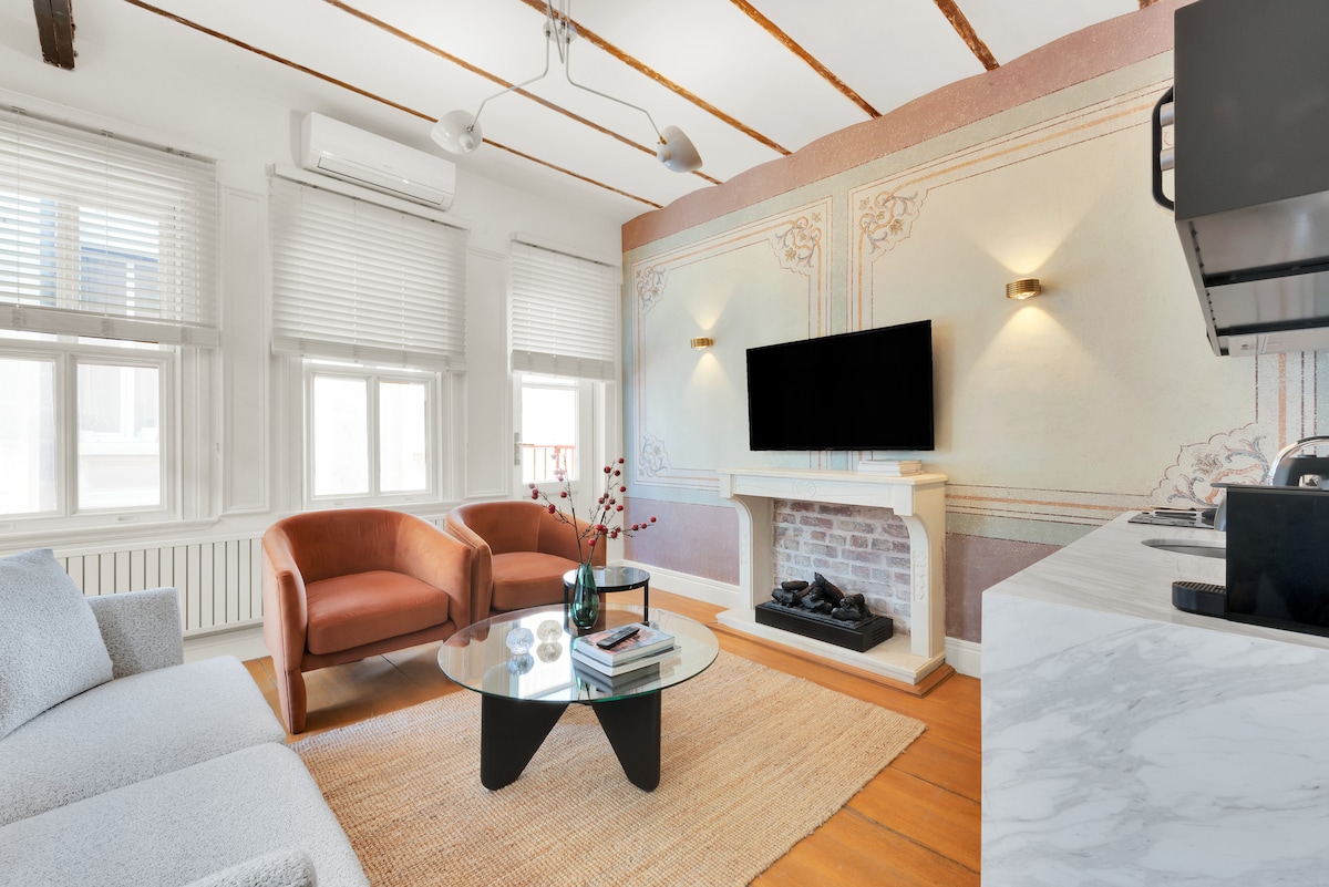 Renovated stylish Galata flat 2 w/ rooftop terrace