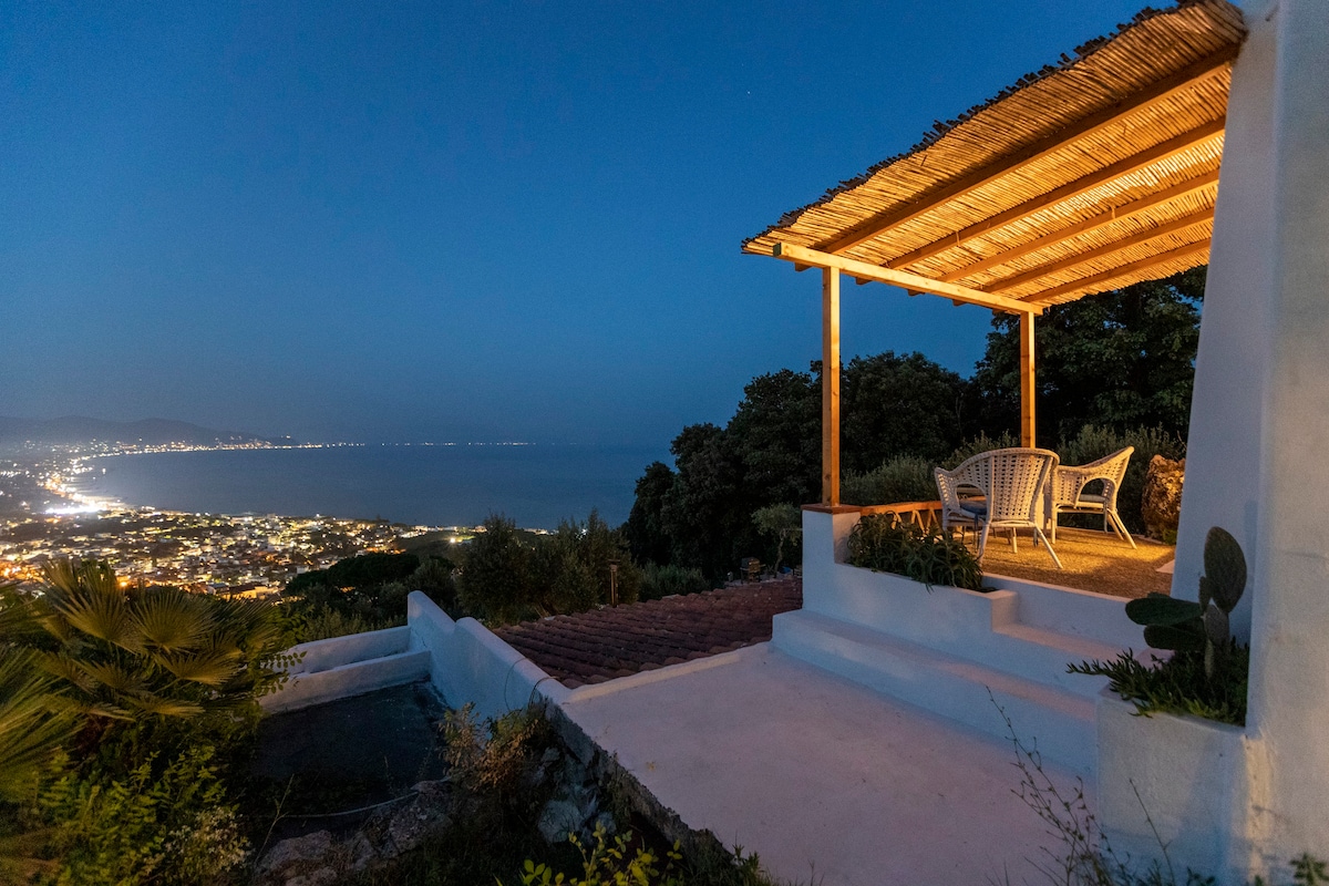 Italian Coastal Charm: Villa in San Felice Circeo