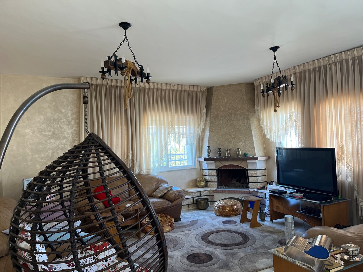 Cozy 3 bedrooms shared villa with spacious areas.