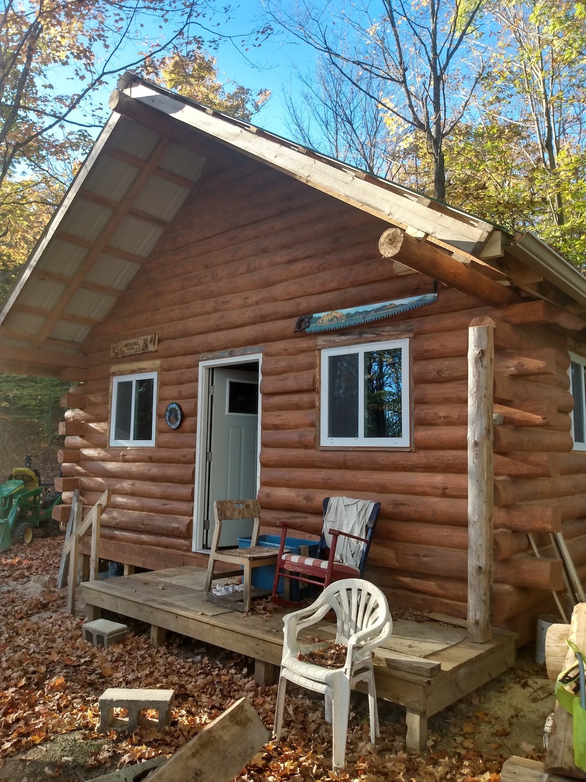 Off-grid Log Cabin