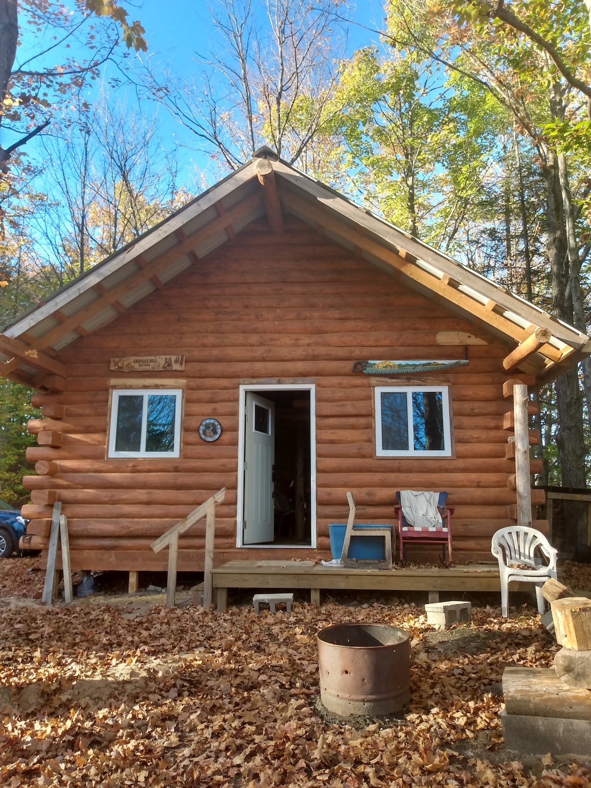 Off-grid Log Cabin