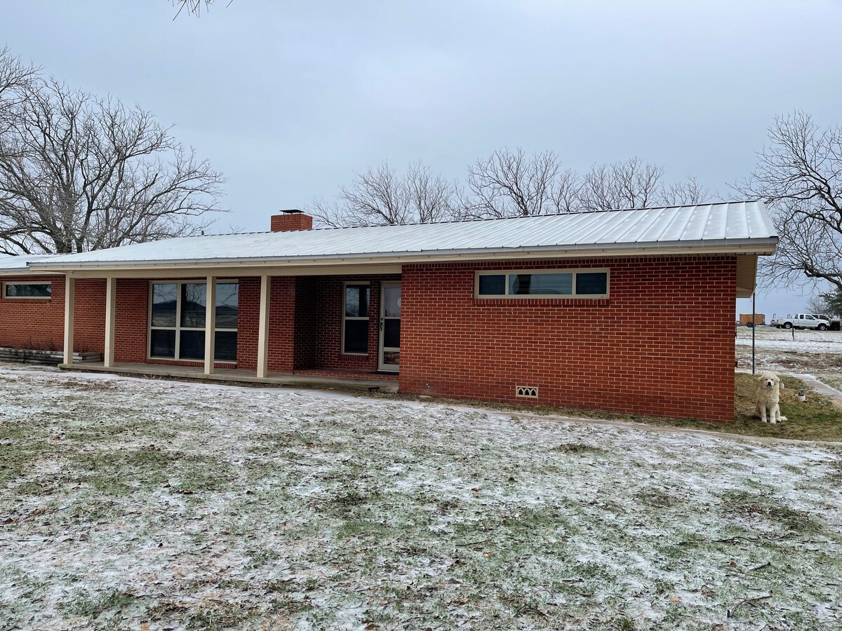 The Cottage At Circle4B Ranch!