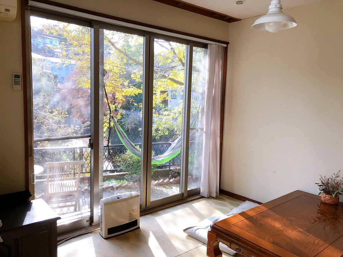 在镰仓的私人住宿中漫步和玩耍，您可以在那里住宿/含日式早餐/单人办公桌房