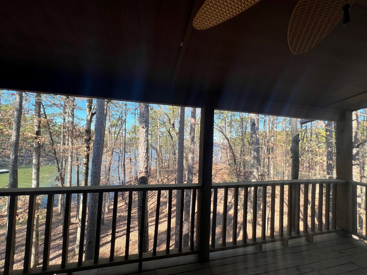 Lake Front Retreat on Lake Ouachita