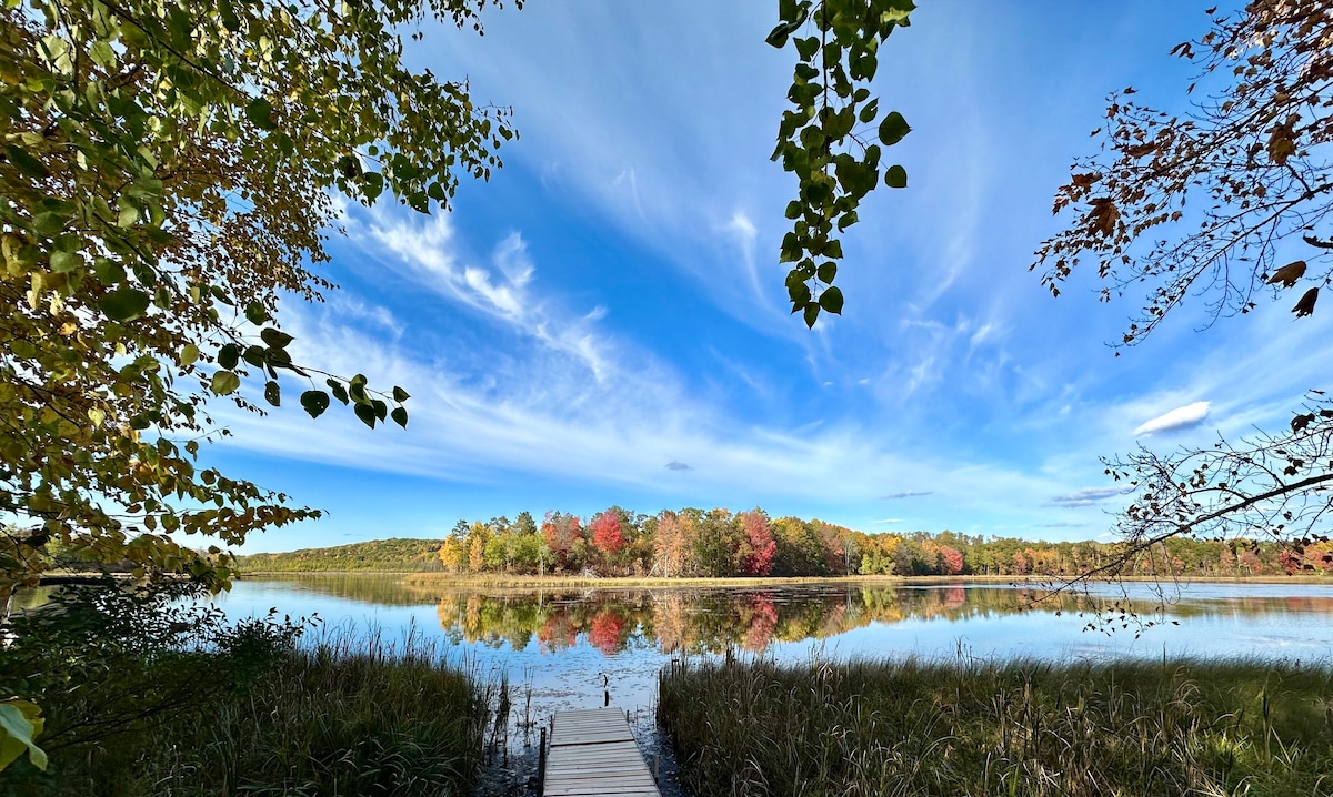 3BD vacation paradise on serene 55 acre lake