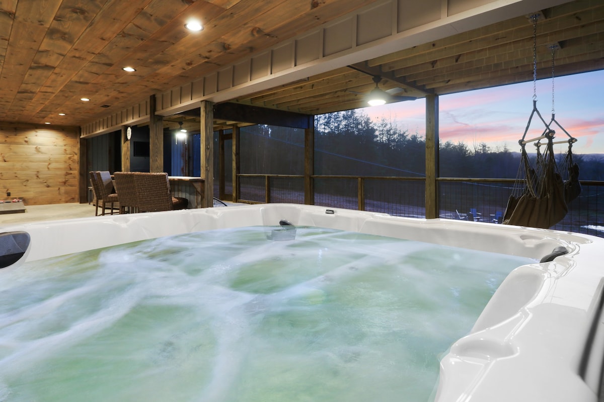 Your Blue Ridge Mountain Luxury Getaway Awaits!
