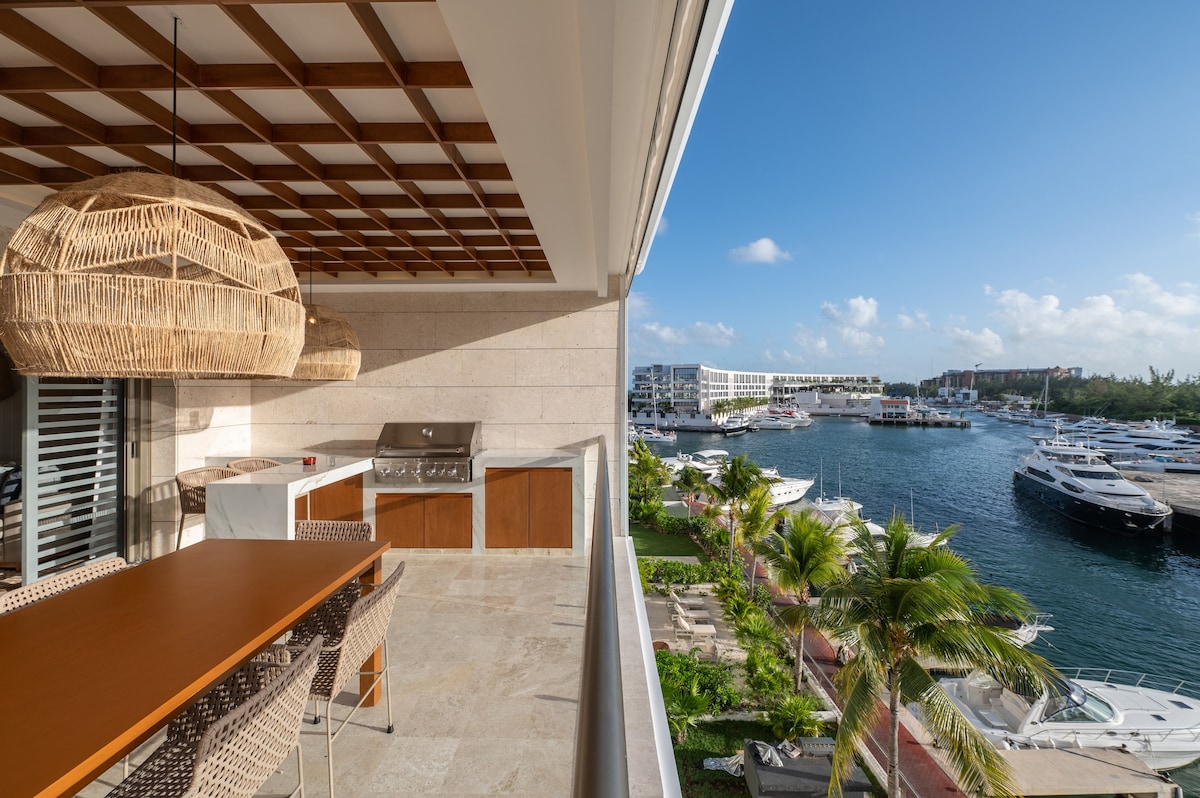 Cancun luxury condo resort-style at prime beach