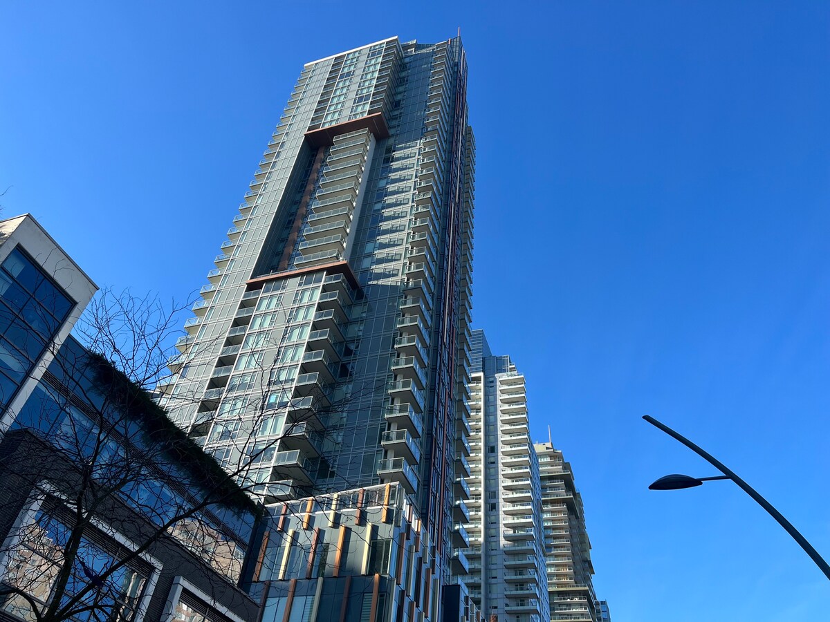 Brand New 1 Bed condo Metrotown Burnaby