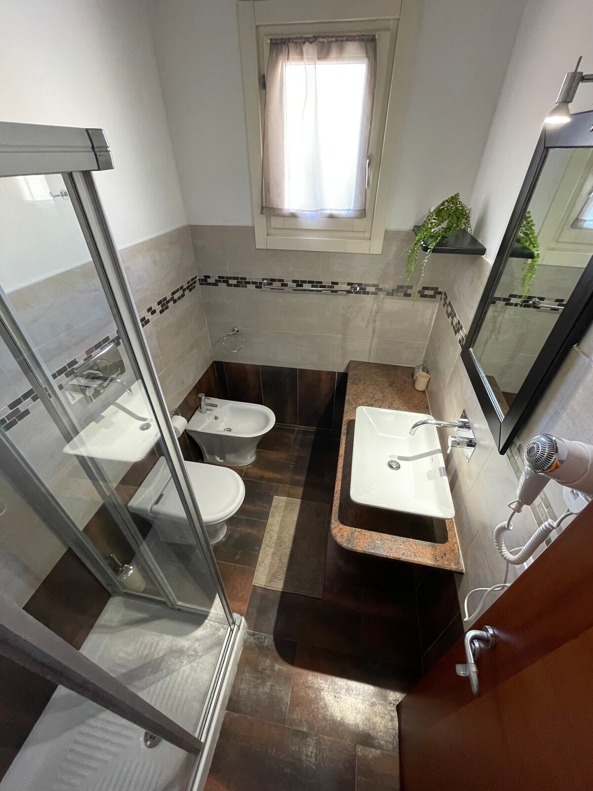 Camera Tripla con bagno privato in centro (3)