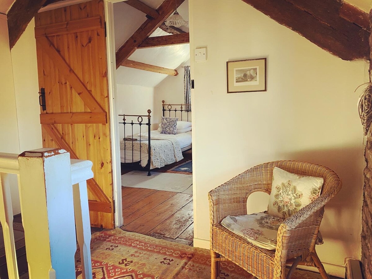 Cosy Country Cottage; Brecon Beacons