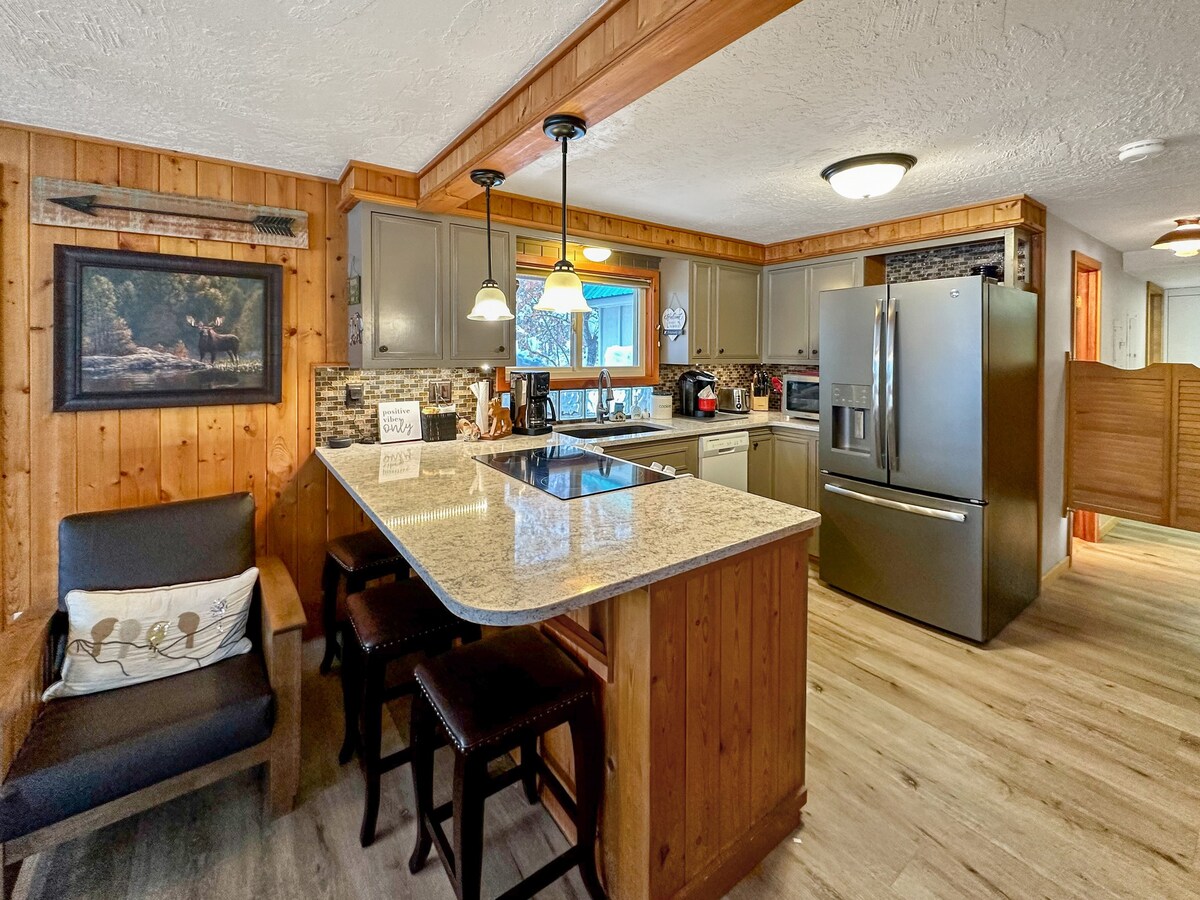 McCall Bungalow with Hot Tub