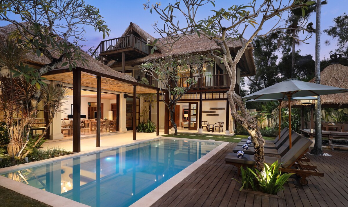 A tropical villa situated in the serene area