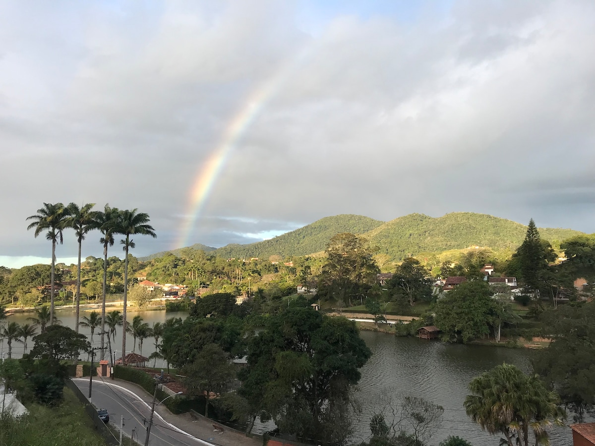 Em frente ao lago de Javary:
@mirantedolago_suites