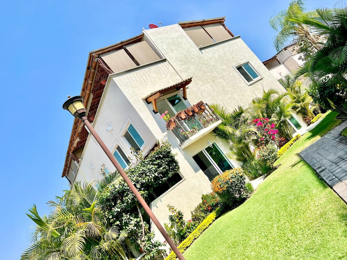 美丽的郁金香树住宅Emiliano Zapata