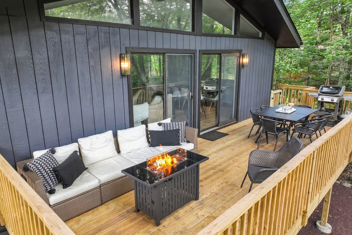 Hopskip Luxury Chalet | Firepit | Grill | Lake