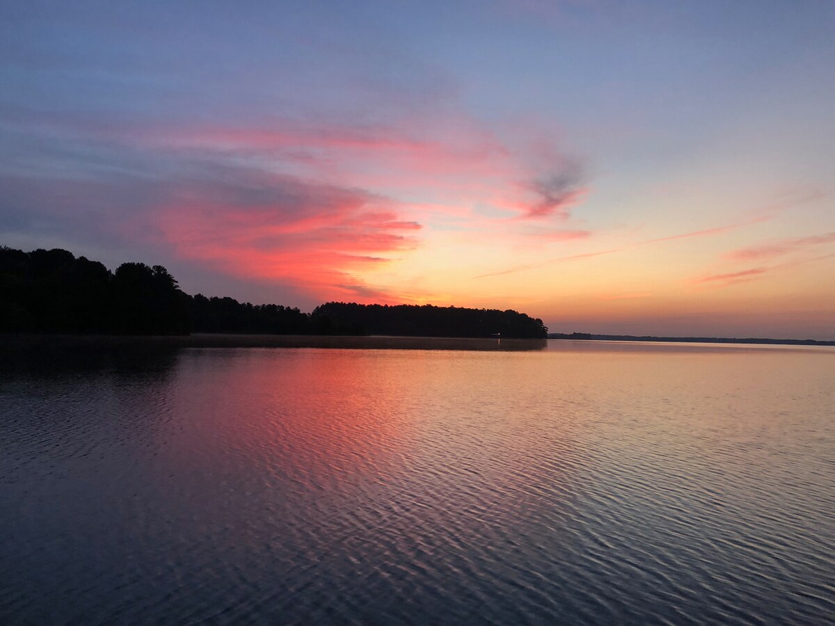 Lake Hartwell Hideaway