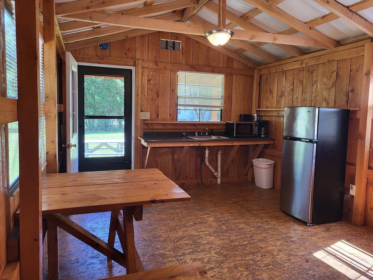 Higby 's Sycamore Camping Cabin