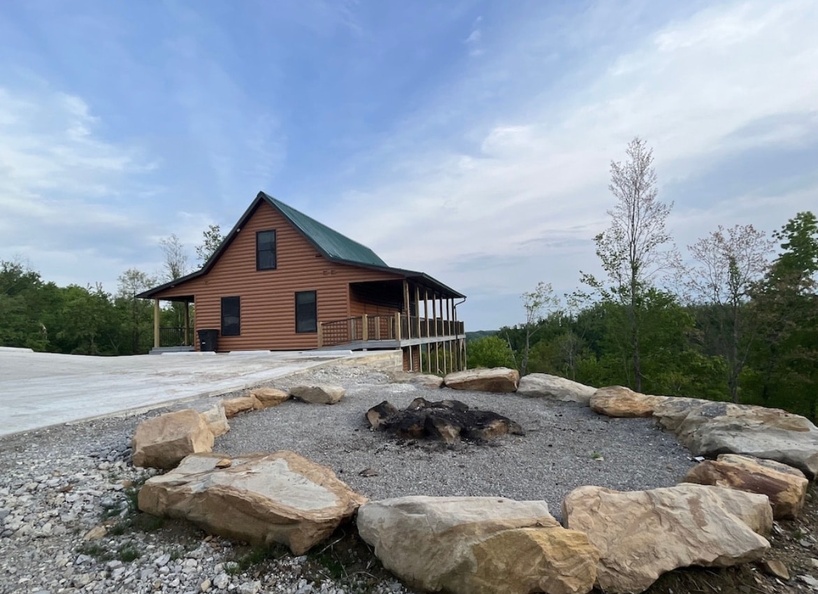 Gorgeous views of the mountains -Alpine cabin.