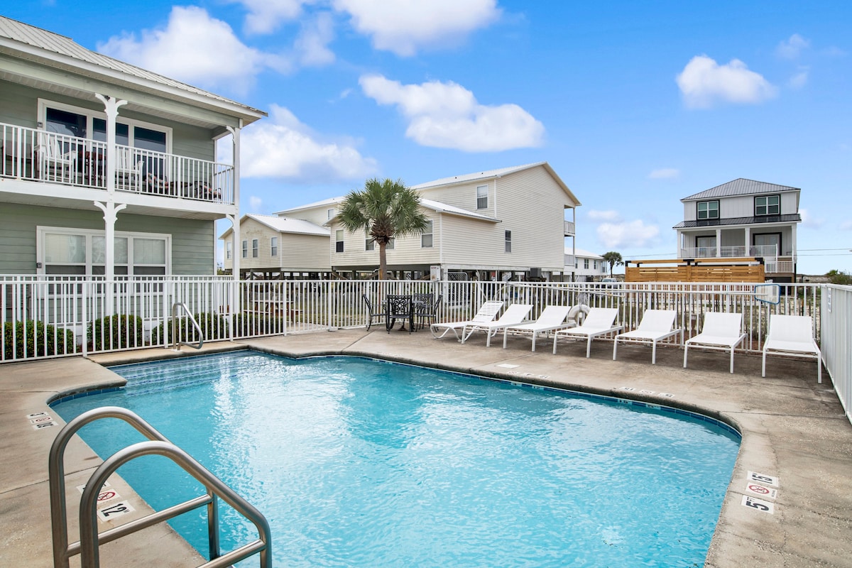 July 5-12 avail! pool-1st floor-close to the beach