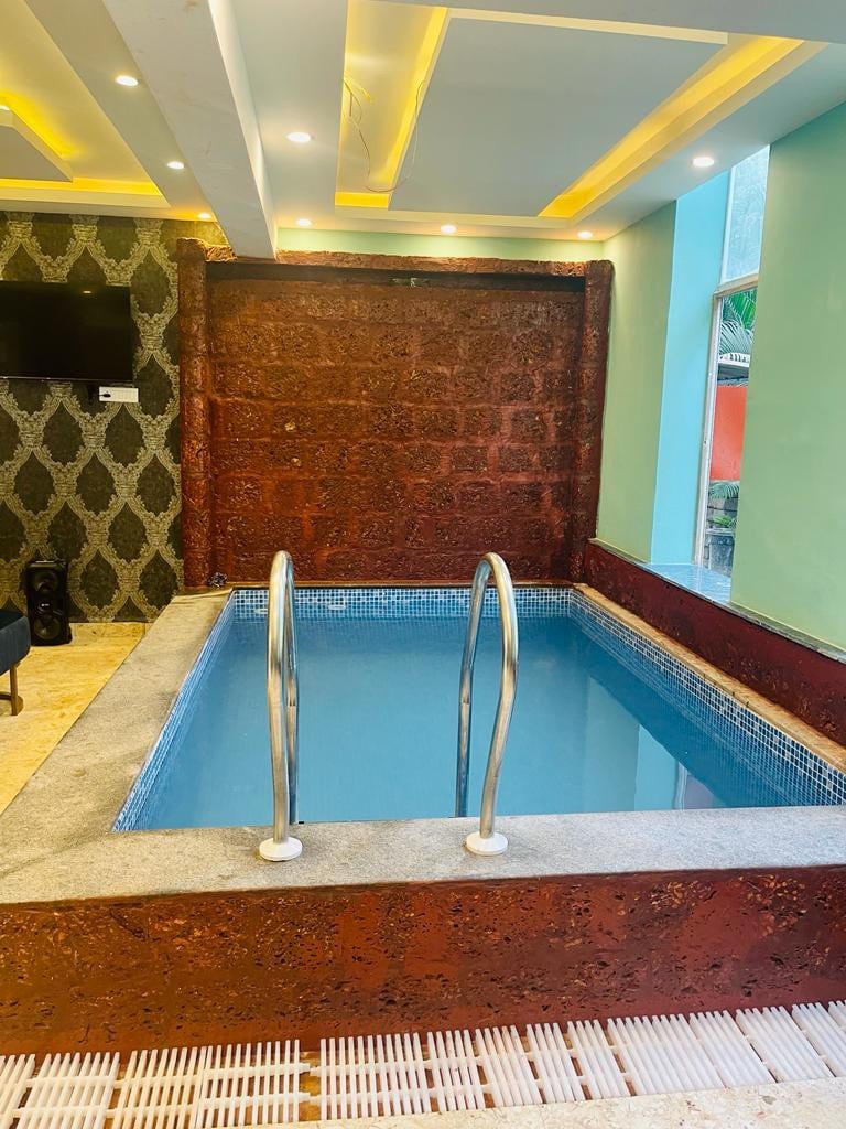 Luxurystays: Panache 9, 5-BHK Villa Private Pool.