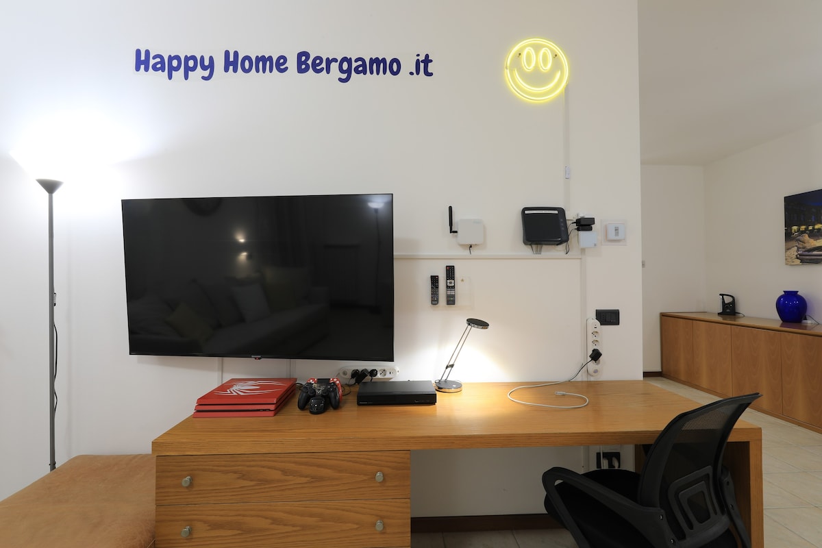 Happy Home Bergamo central luxury apartment+Garage