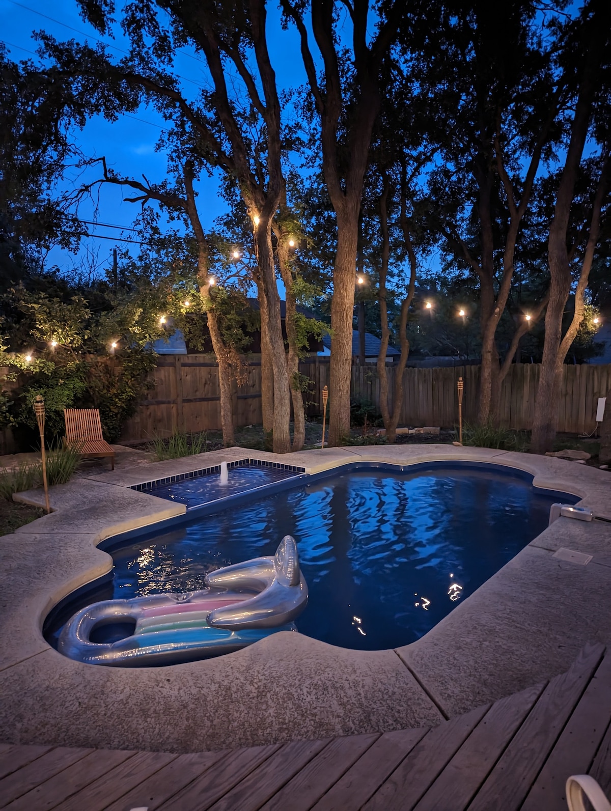 HOT TUB! Tranquil Escape ~ Pool, Gym, Pool Table