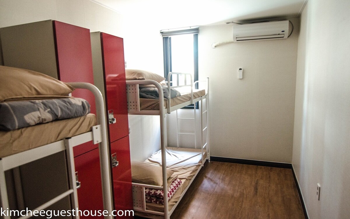 西面（ Seomyeon ）独立4床宿舍，带共用卫生间