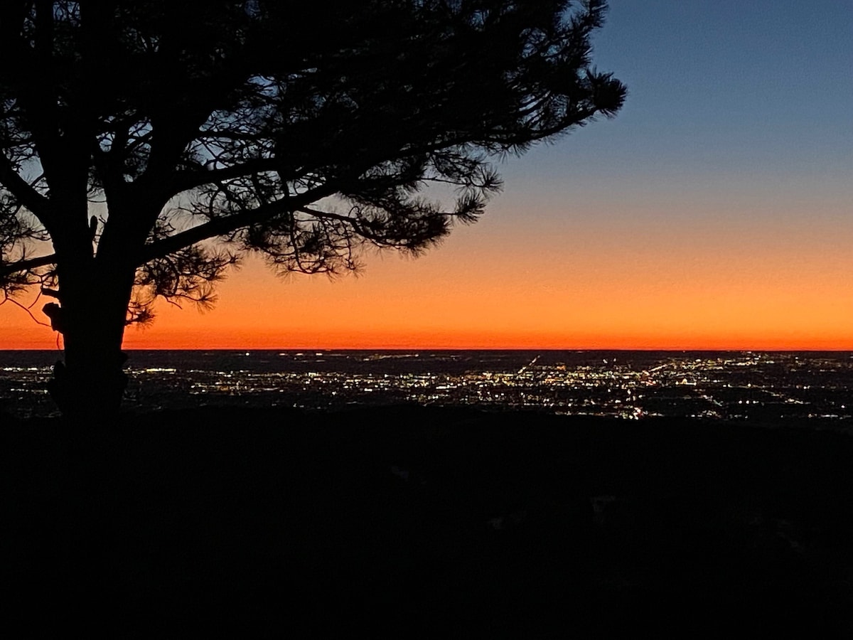 LoVE牧场，山间小屋/红岩附近的景观