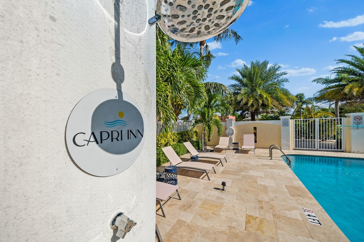 Capri Inn别墅和游泳池