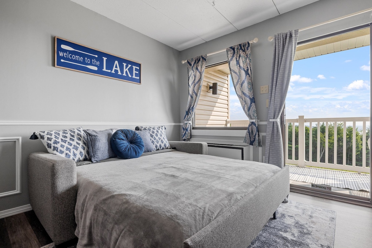 Sunrise & Lake Winni view on your private balcony!