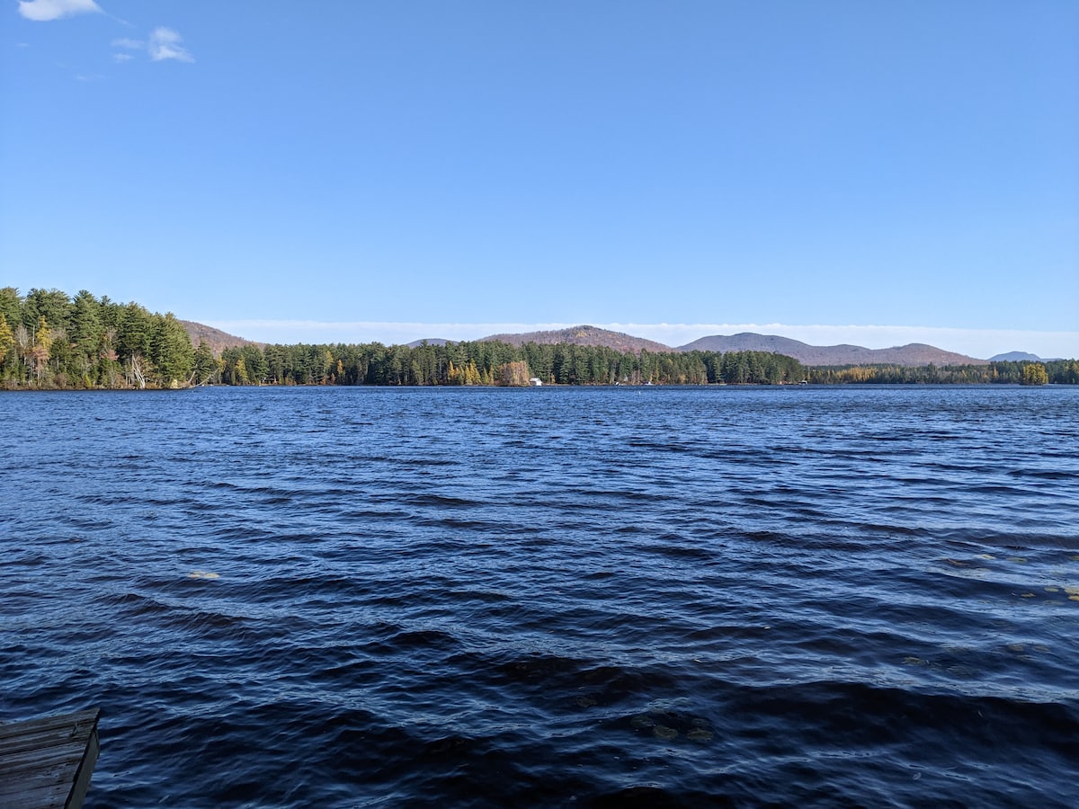 Dragonfly-Lakefront and Snowmobile Cottage