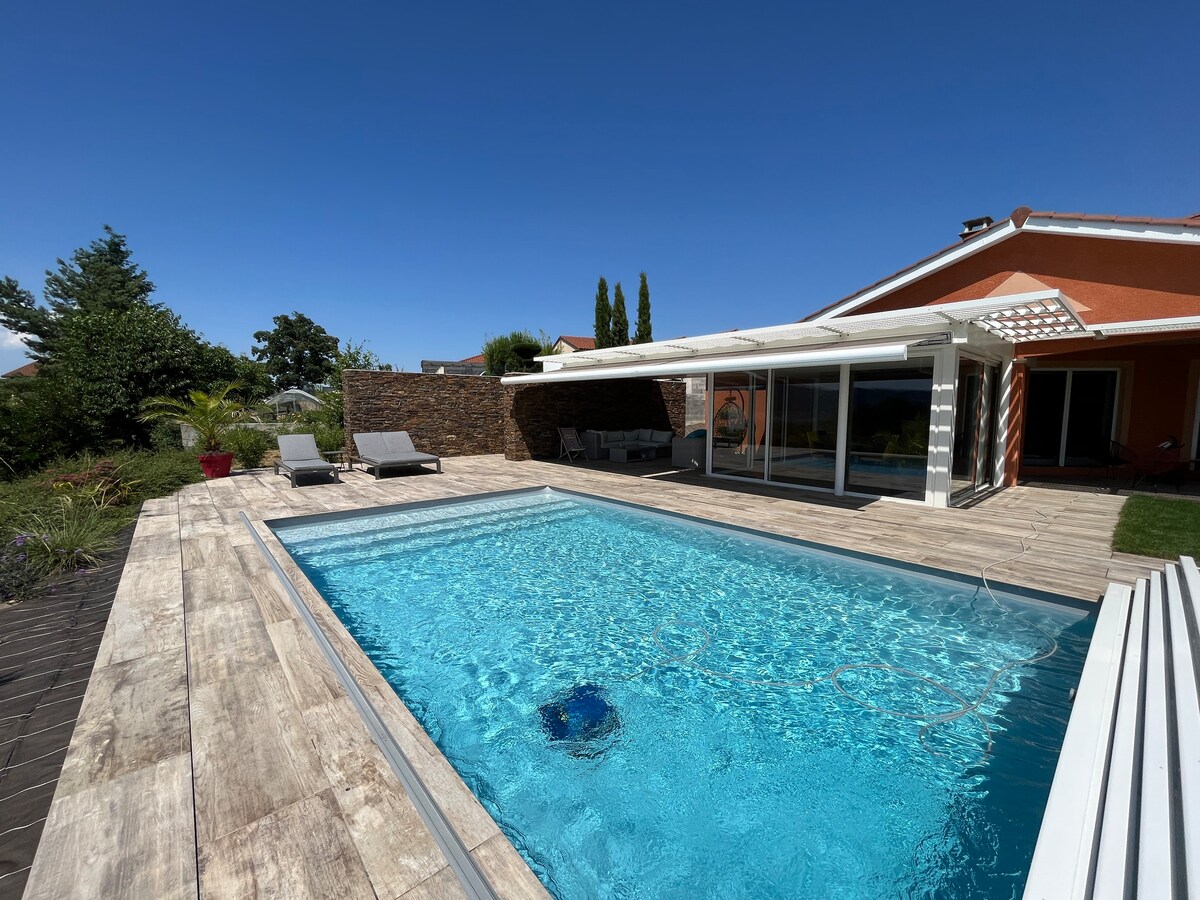 Villa avec piscine chauffée
