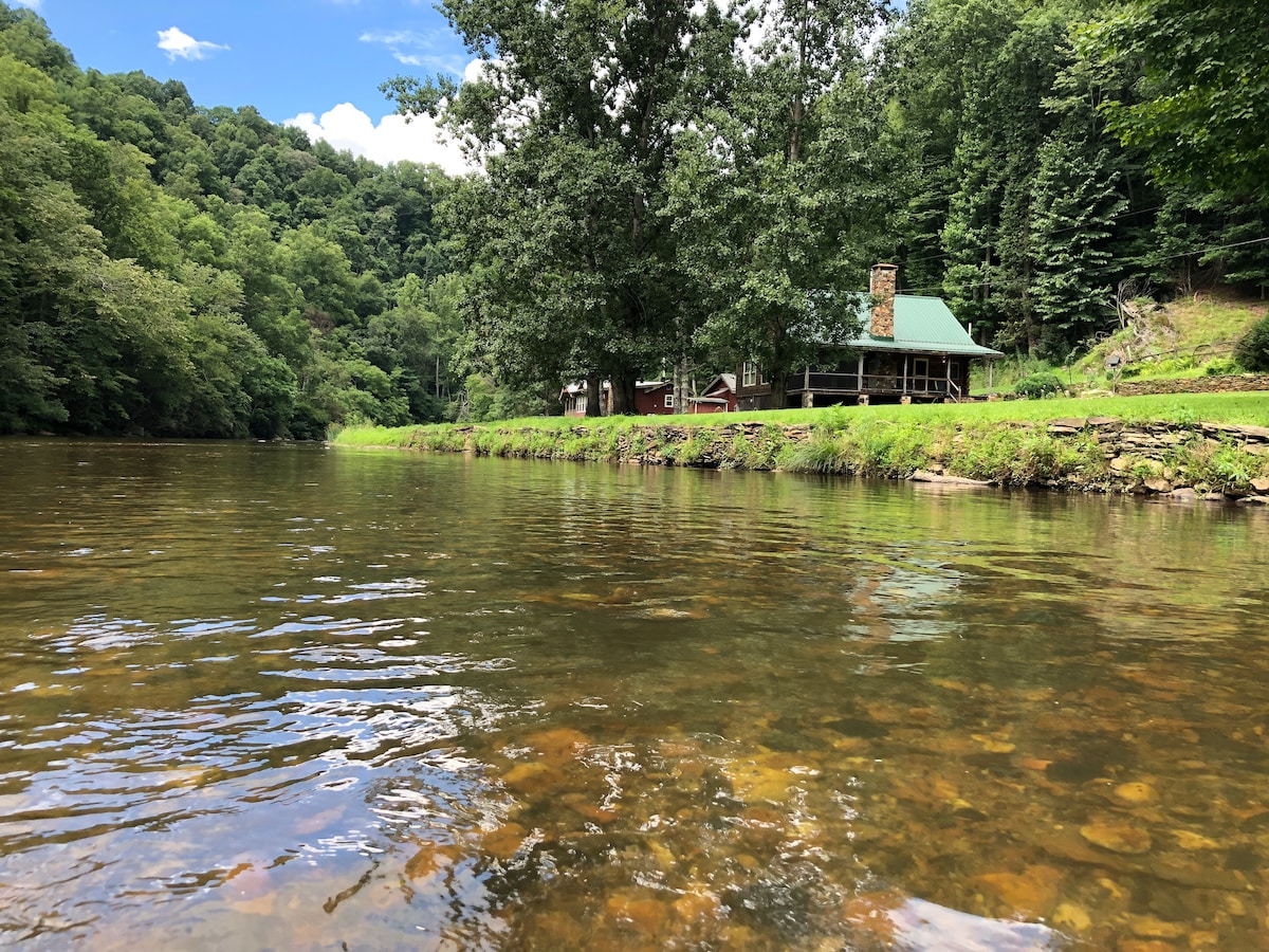 Cabin at Riverview - King bed